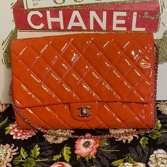 CHANEL Classic Chain Flap Quilted Patent Leather Exc cond - Picture 12 of 14